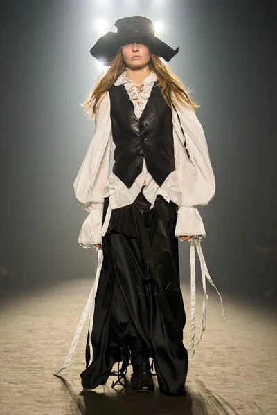 Look 2